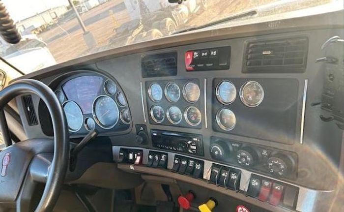 Used 2014 KENWORTH T880