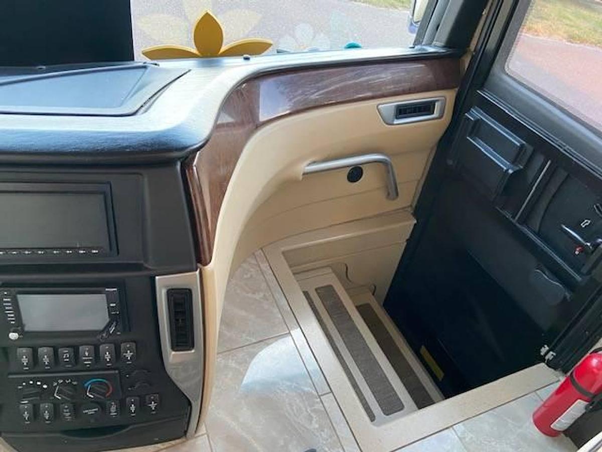 Used 2015 American Coach American Revolution 42T Class A Motorhome