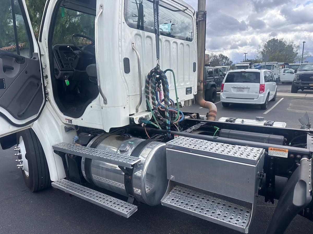 Used 2014 Freightliner M2 112 Day Cab
