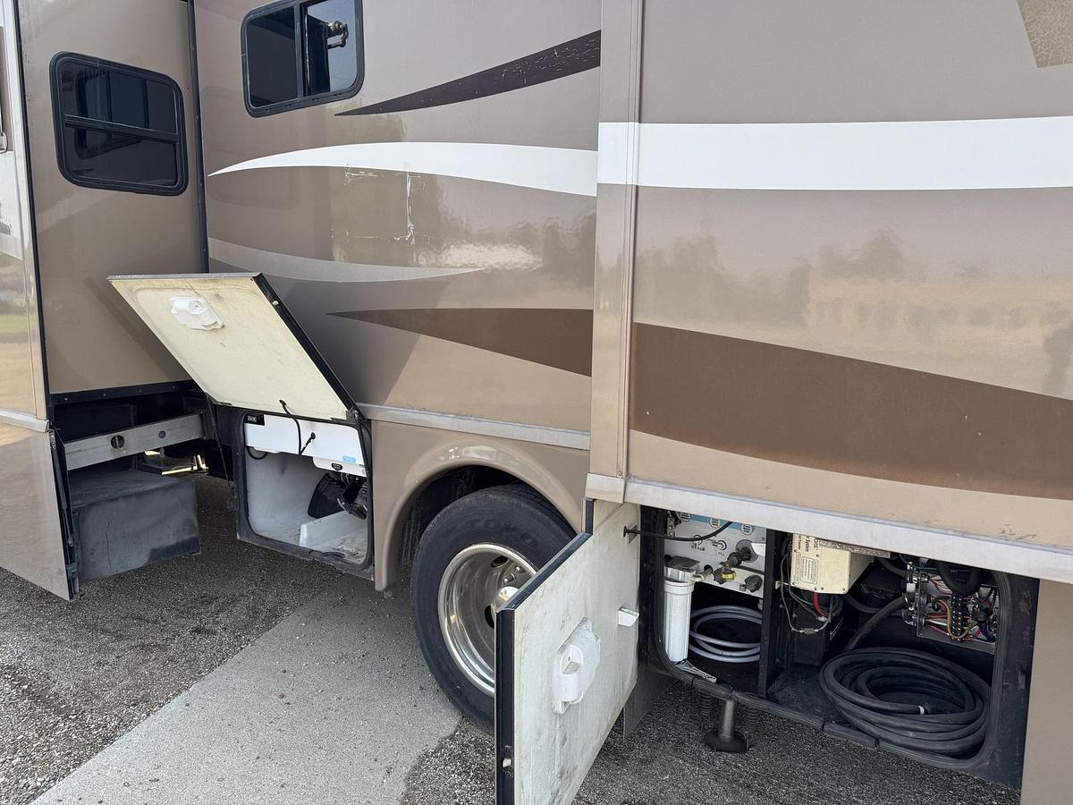 Used 2007 Winnebago Journey 36G Class A Motorhome