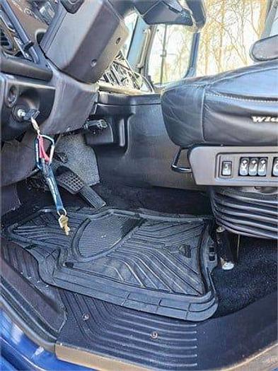 Used 2015 Freightliner BUSINESS CLASS M2 106