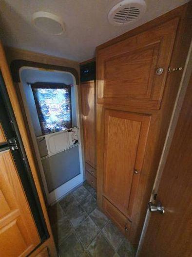 Used 2009 Skyline Layton 1811