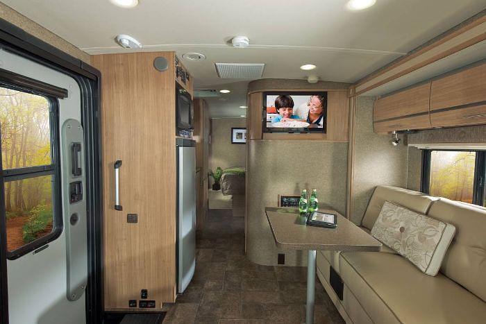 Used 2013 Winnebago Via 25Q