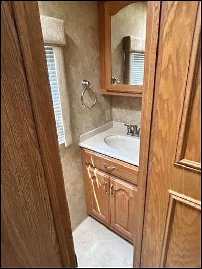 Used 2004 Travel Supreme Envoy 40DS04