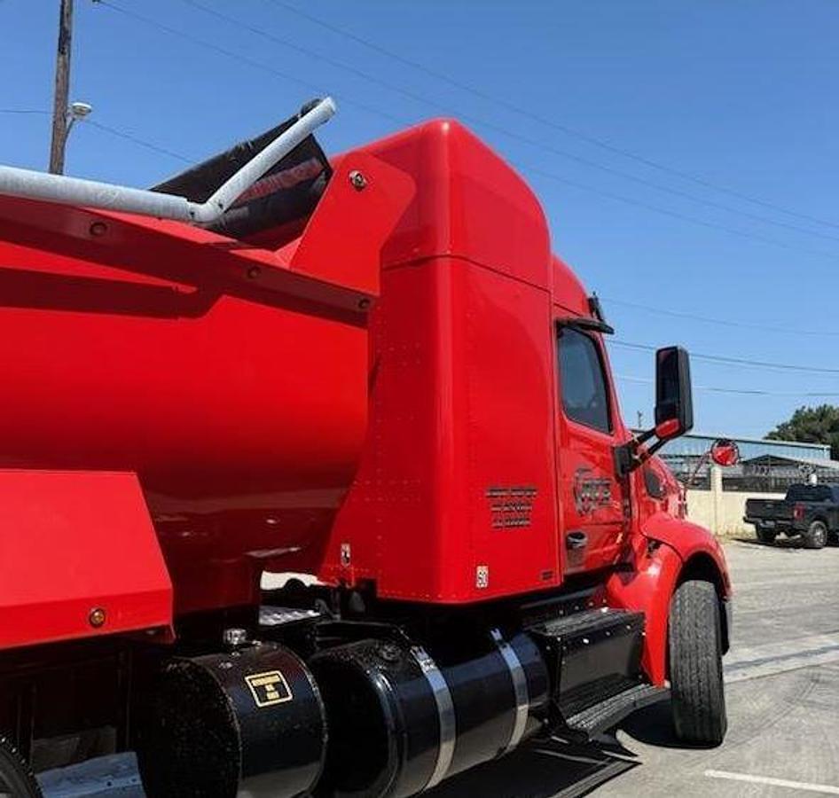 Used 2015 Peterbilt 579 End Dump Truck