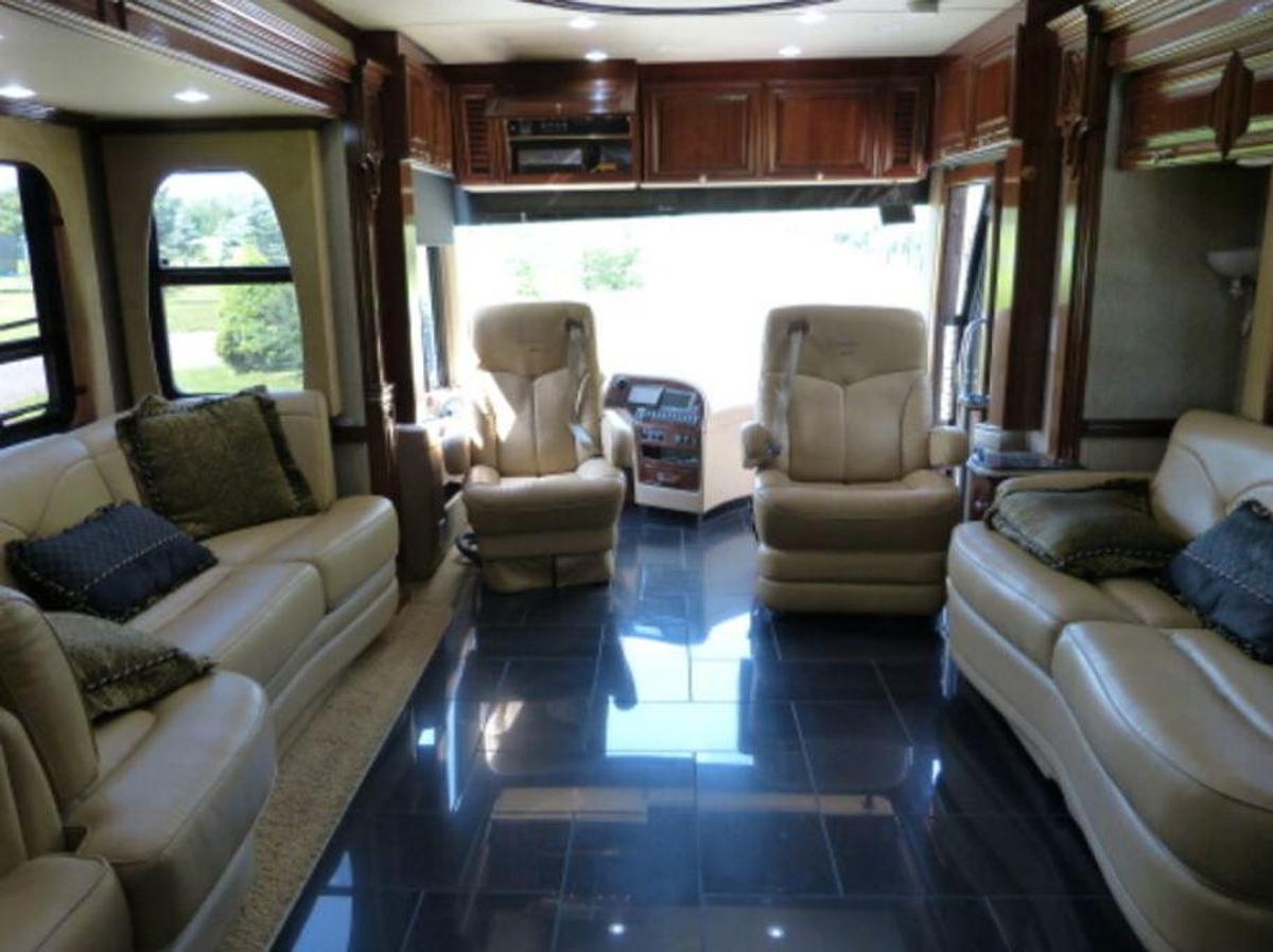 Used 2013 Newmar Essex 4544