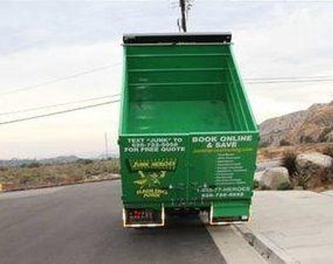 Used 2017 ISUZU NRR Junk Removal Truck