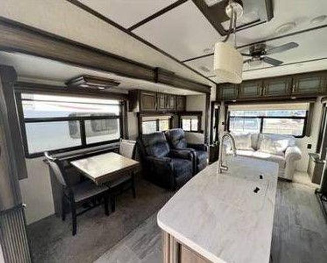 Used 2020 Keystone Montana 3721RL