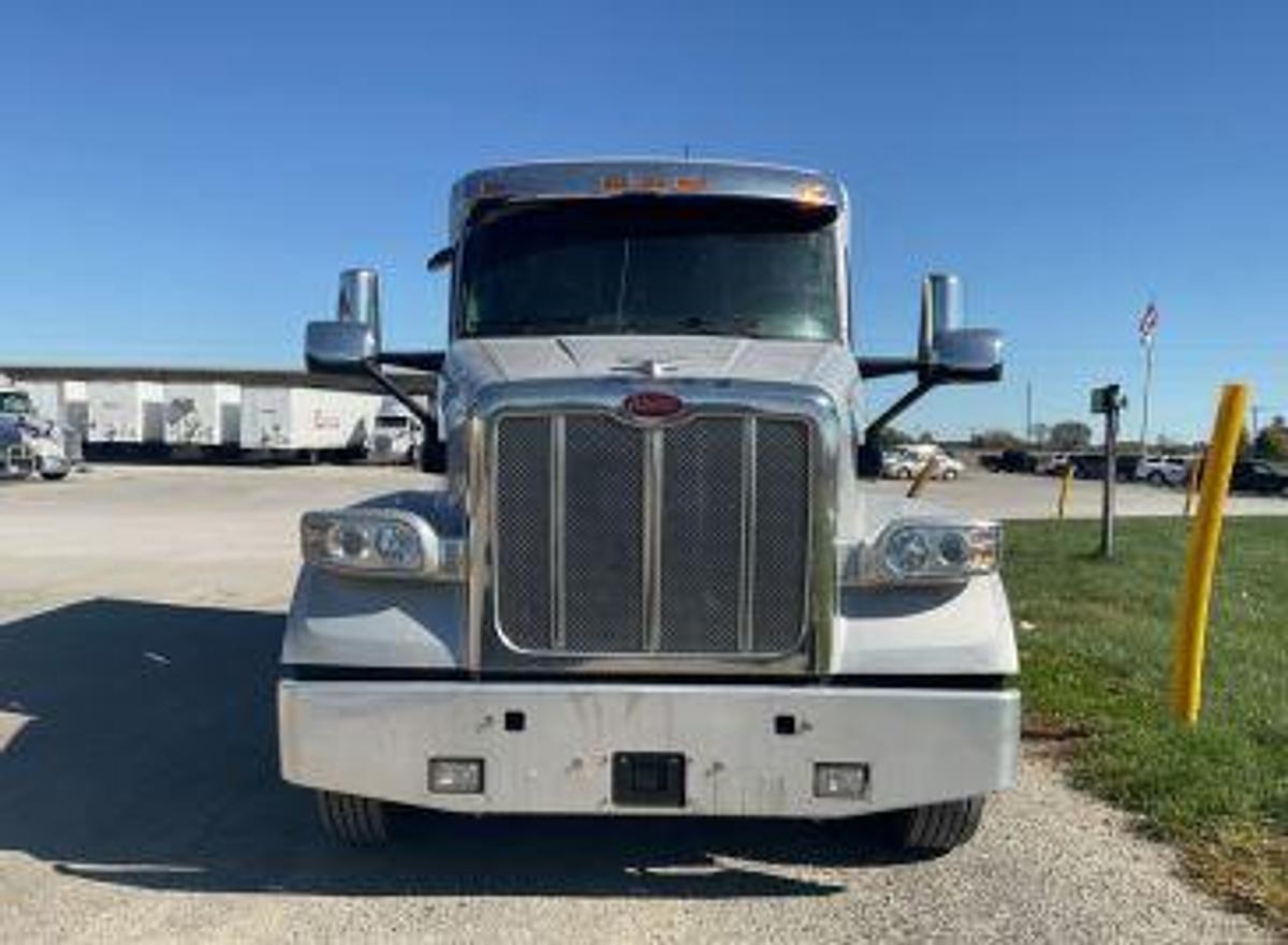 Used 2023 Peterbilt 567