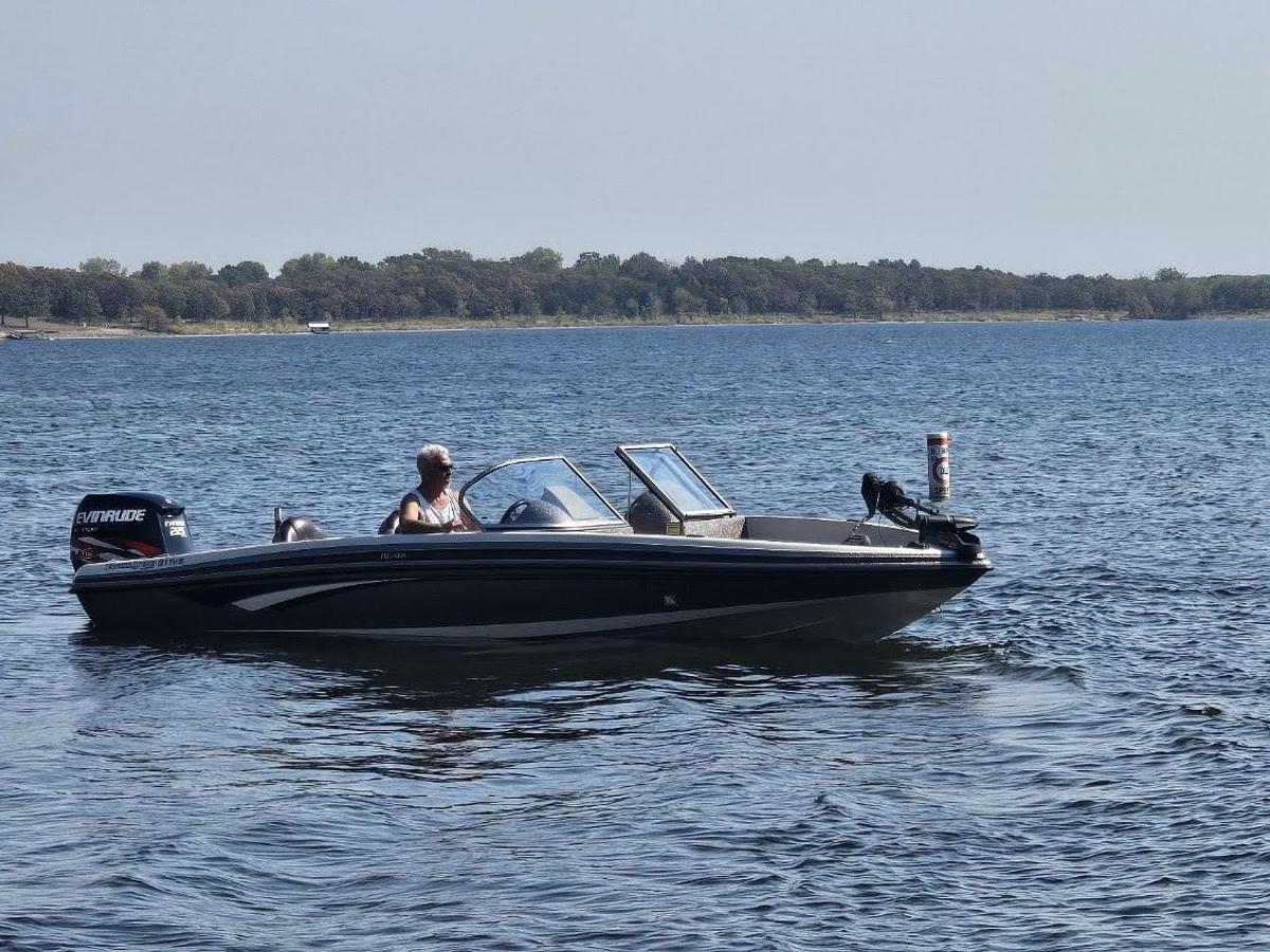 Used 2010 Ranger Reata 211 Fishing Boat