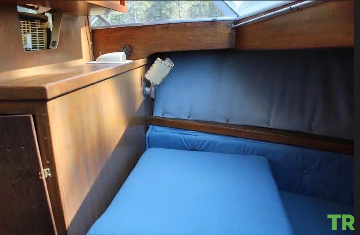 Used 1967 Chris-Craft Commander Classic Cruiser Boat