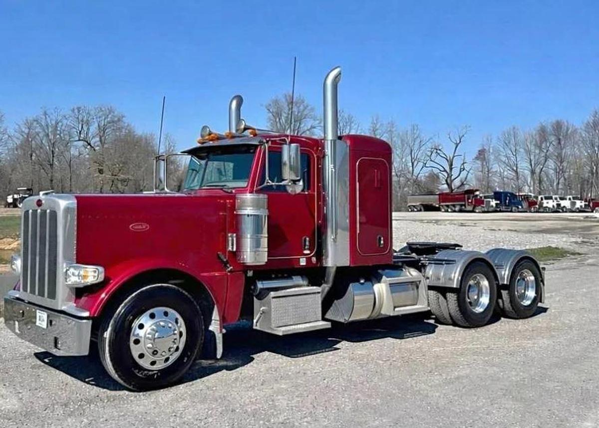 Used 2023 Peterbilt 389