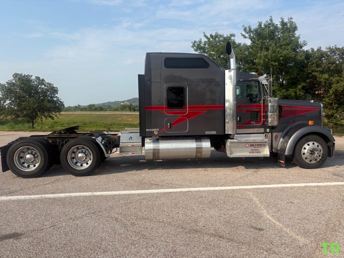 Used 2019 Kenworth W900L