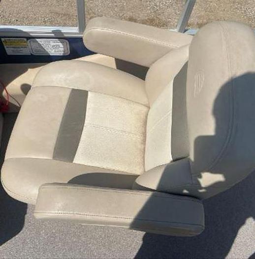 Used 2016 Sun Tracker Pontoon Boat