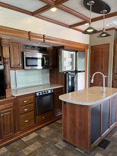 Used 2017 Heartland Bighorn 3160 Elite