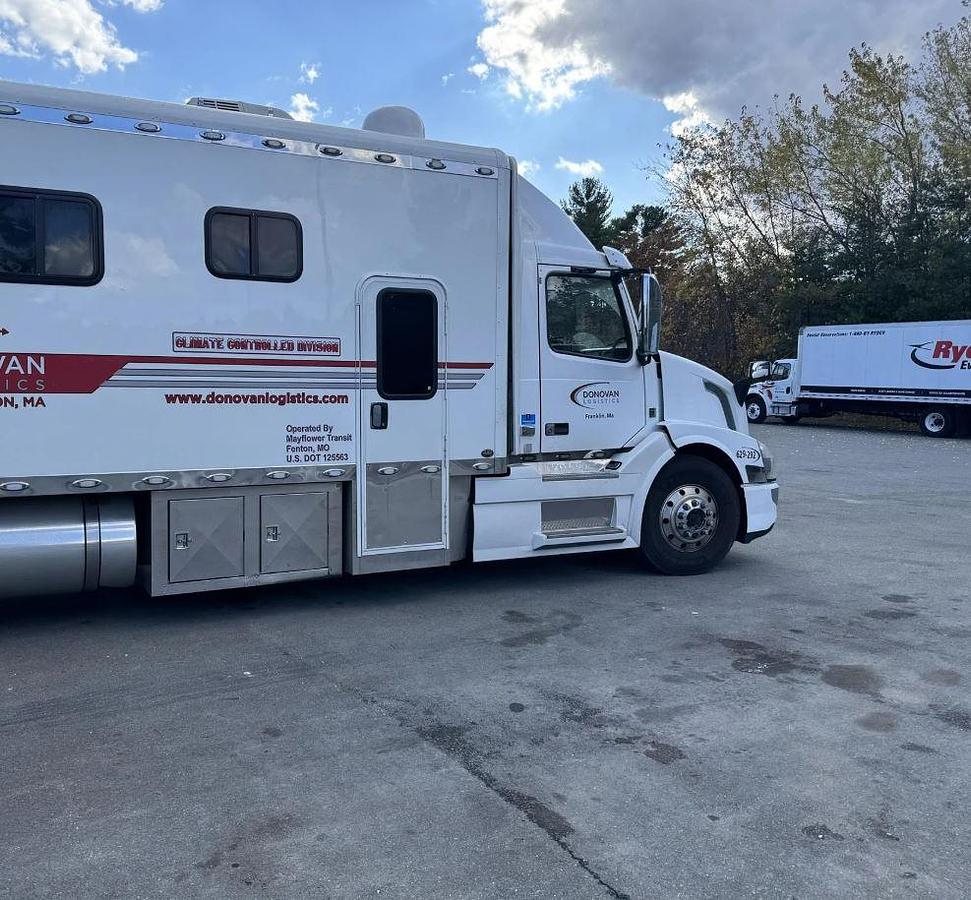 Used 2016 Volvo VNL64T300 Sleeper Semi Truck