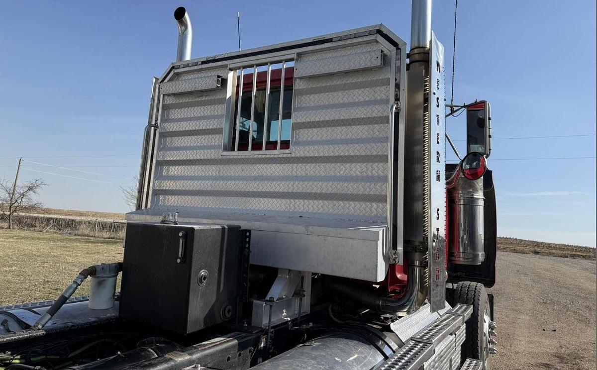 Used 2011 Western Star 4900 Day Cab