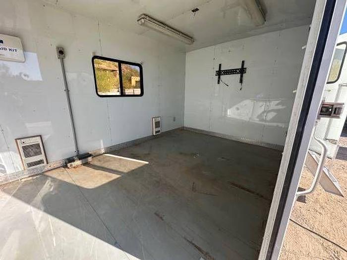 Used 2004 Freightliner FL80 Toterhome