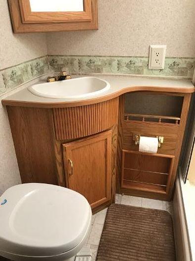 Used 2003 Winnebago Sightseer 33C