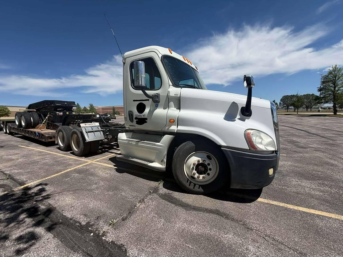 Used 2009 Freightliner Cascadia w/ 1985 Siebert 65-Ton RGN Package