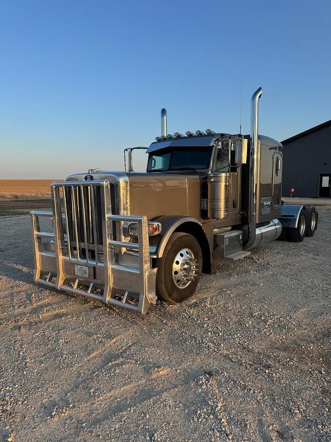 Used 2013 Peterbilt 389