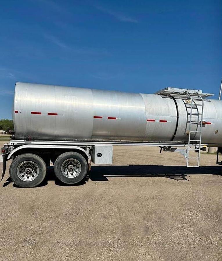 Used 2017 Polar 7,500-Gallon Asphalt Tank Trailer