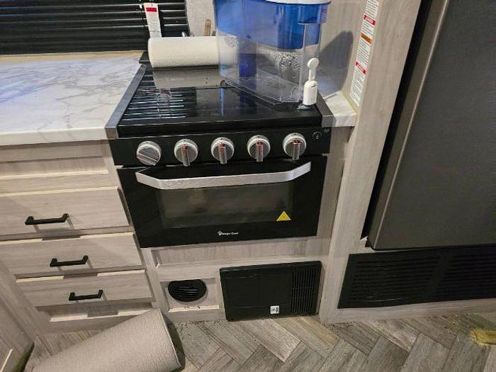 Used 2022 East To West Della Terra 261RB