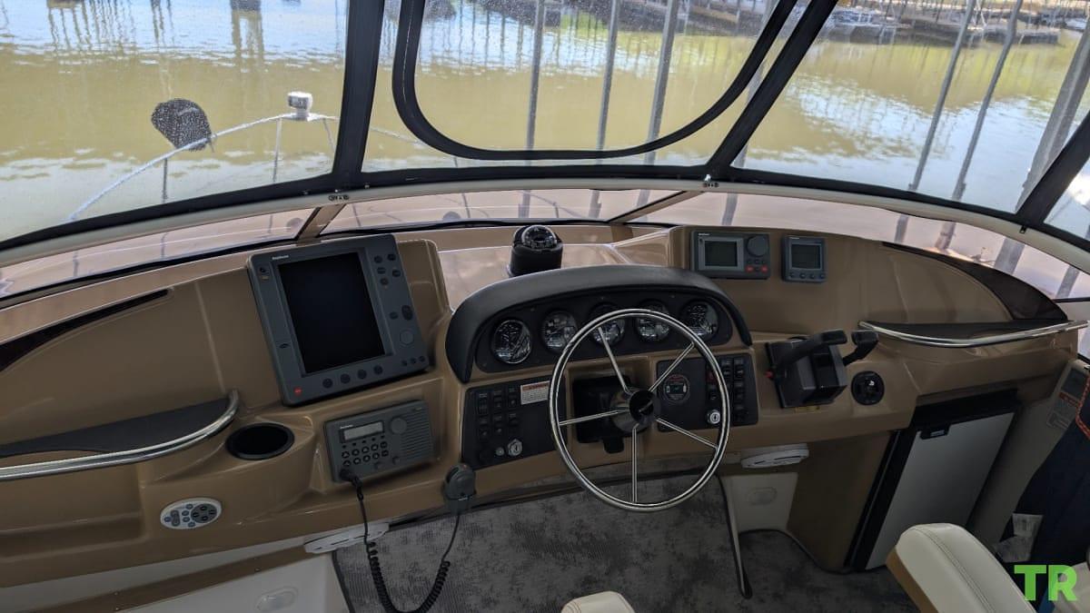 Used 2002 Carver 346 Motor Yacht