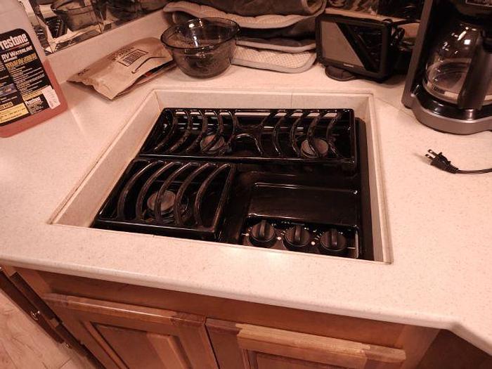 Used 2000 Monaco Dynasty 38P