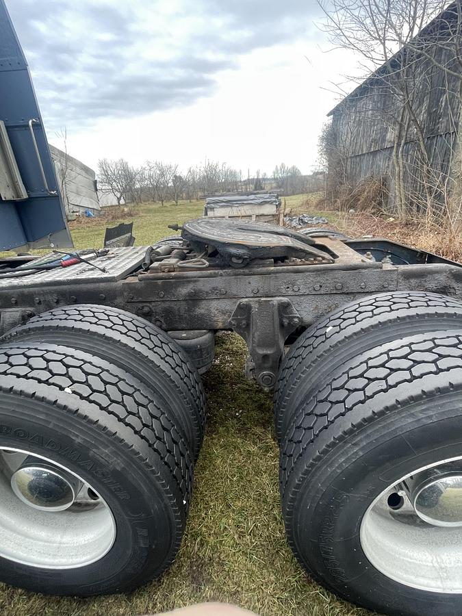 Used 1996 Peterbilt 379 Conventional Sleeper Semi