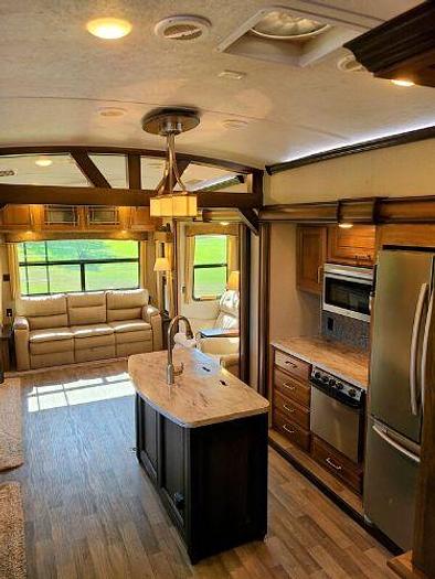 Used 2017 Keystone Montana Legacy 3661RL