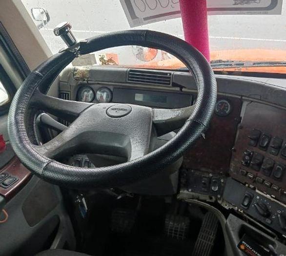 Used 2005 Freightliner CENTURY 120