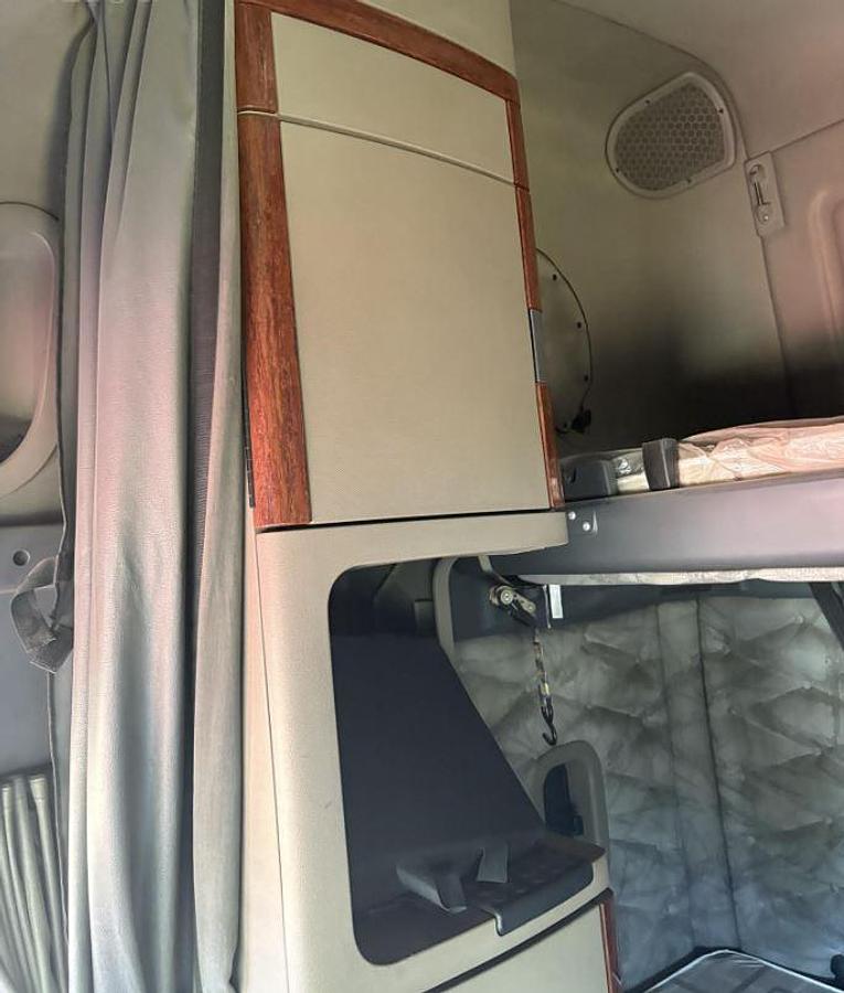 Used 2015 FREIGHTLINER CASCADIA 125