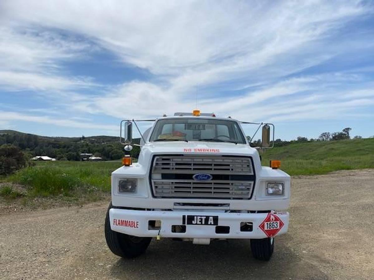 Used 1987 Ford F700 Jet A Fuel Truck