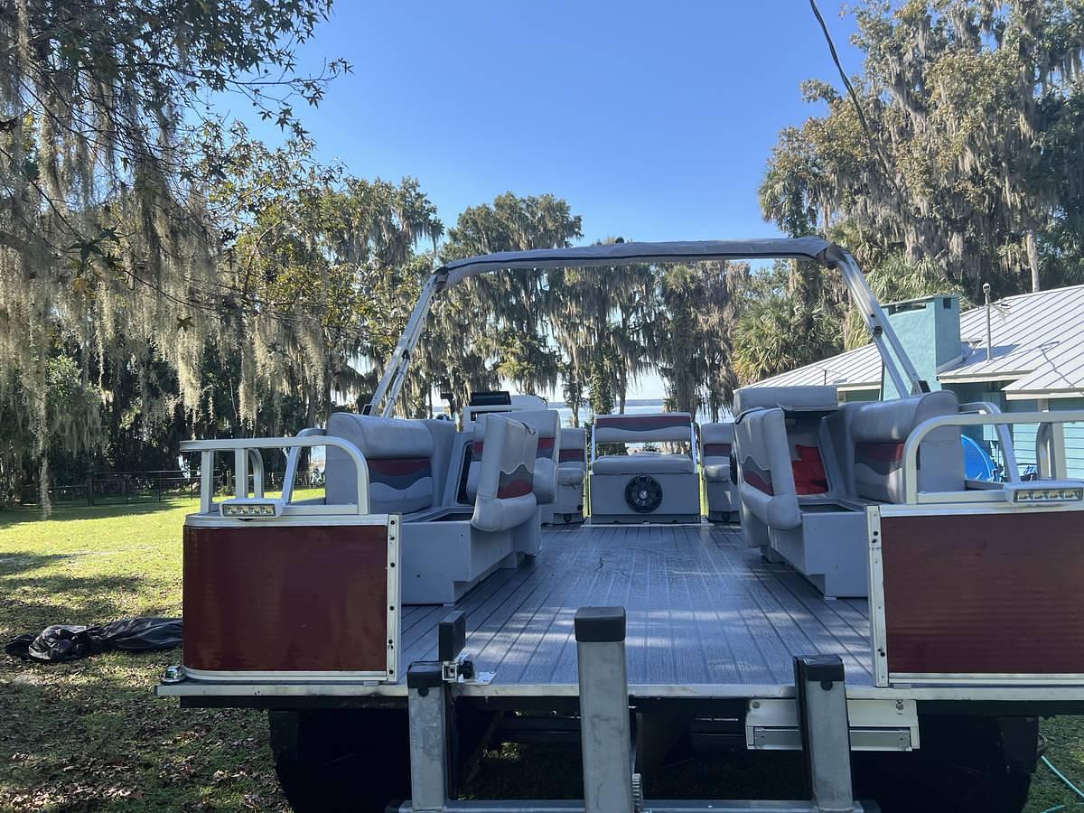 Used 2022 16 ft Tri-Toon Pontoon Tracker Boat