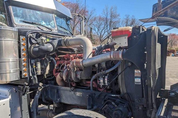 Used 2016 Peterbilt 389