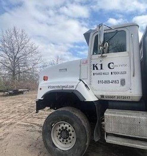 Used 2000 INTERNATIONAL Paystar 5000 With 2000 Palfinger PK32000 Mounted