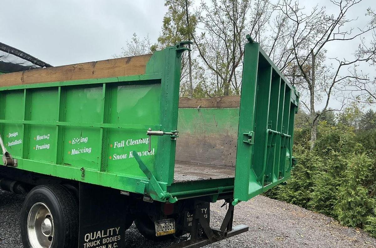 Used 2005 GMC Topkick C7500 Dump Truck