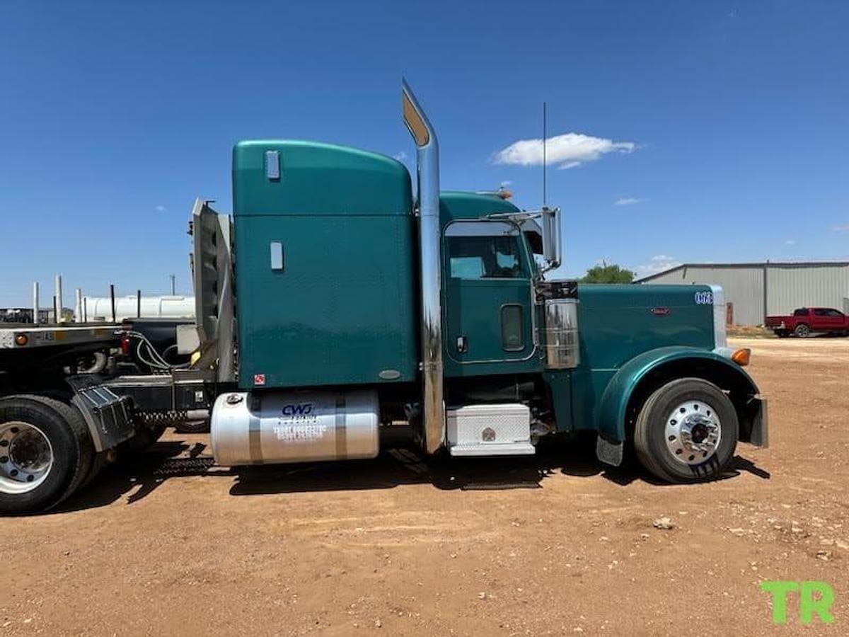 Used 2007 Peterbilt 379 Sleeper Truck