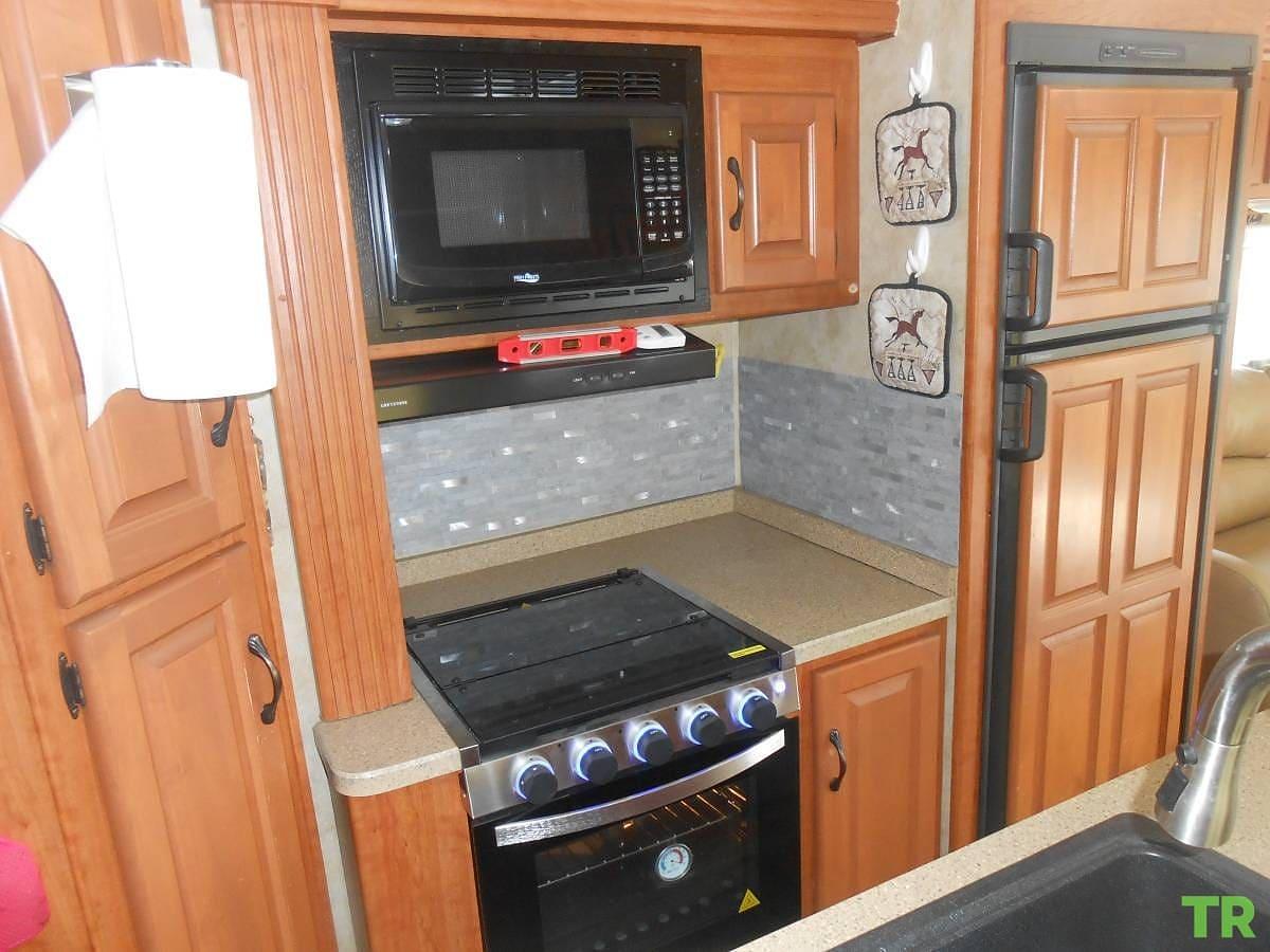 Used 2008 Damon Challenger Class A Motorhome