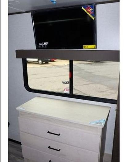 Used 2022 Alliance RV Valor 40V13