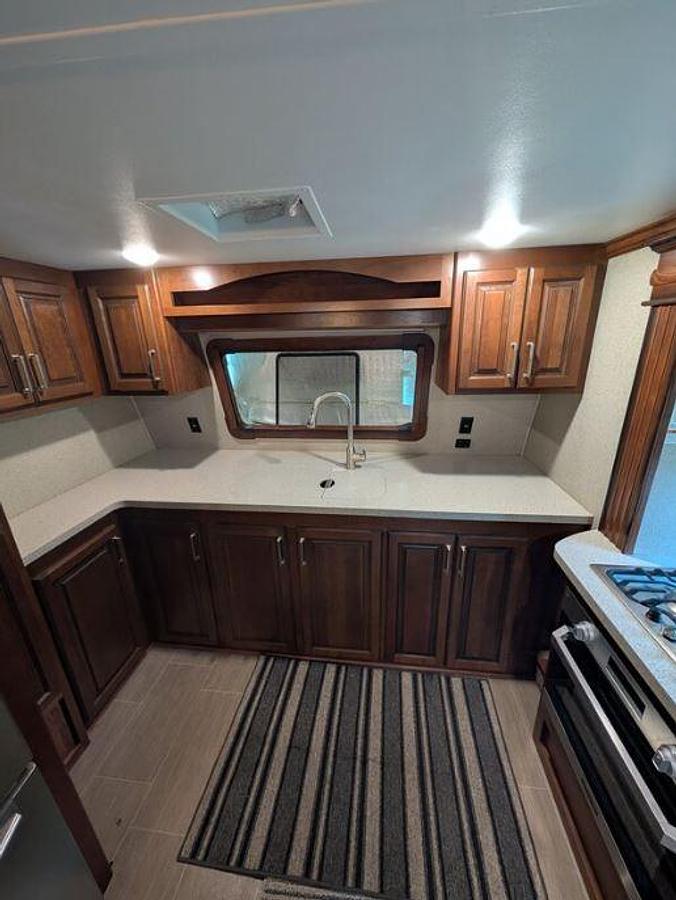 Used 2019 Keystone Alpine 3800FK