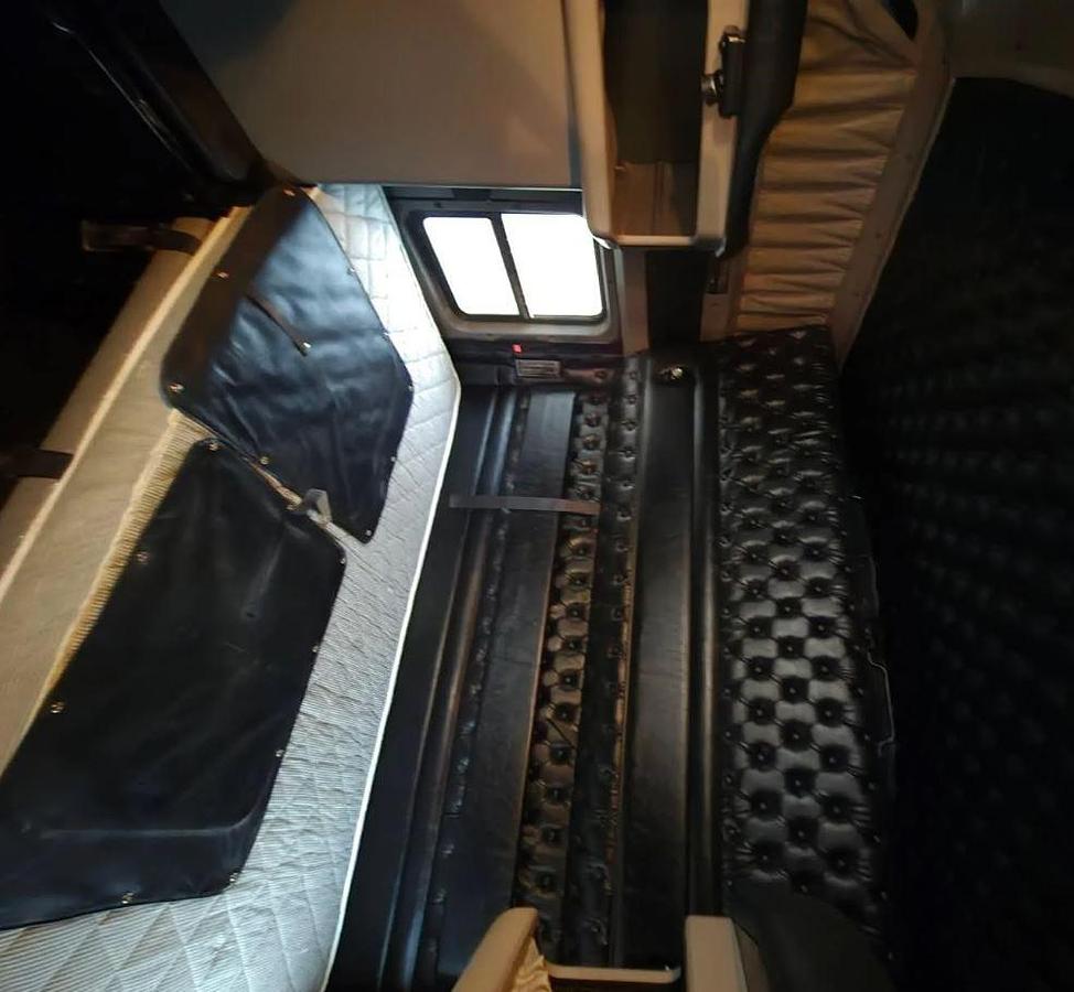 Used 2021 Kenworth W900