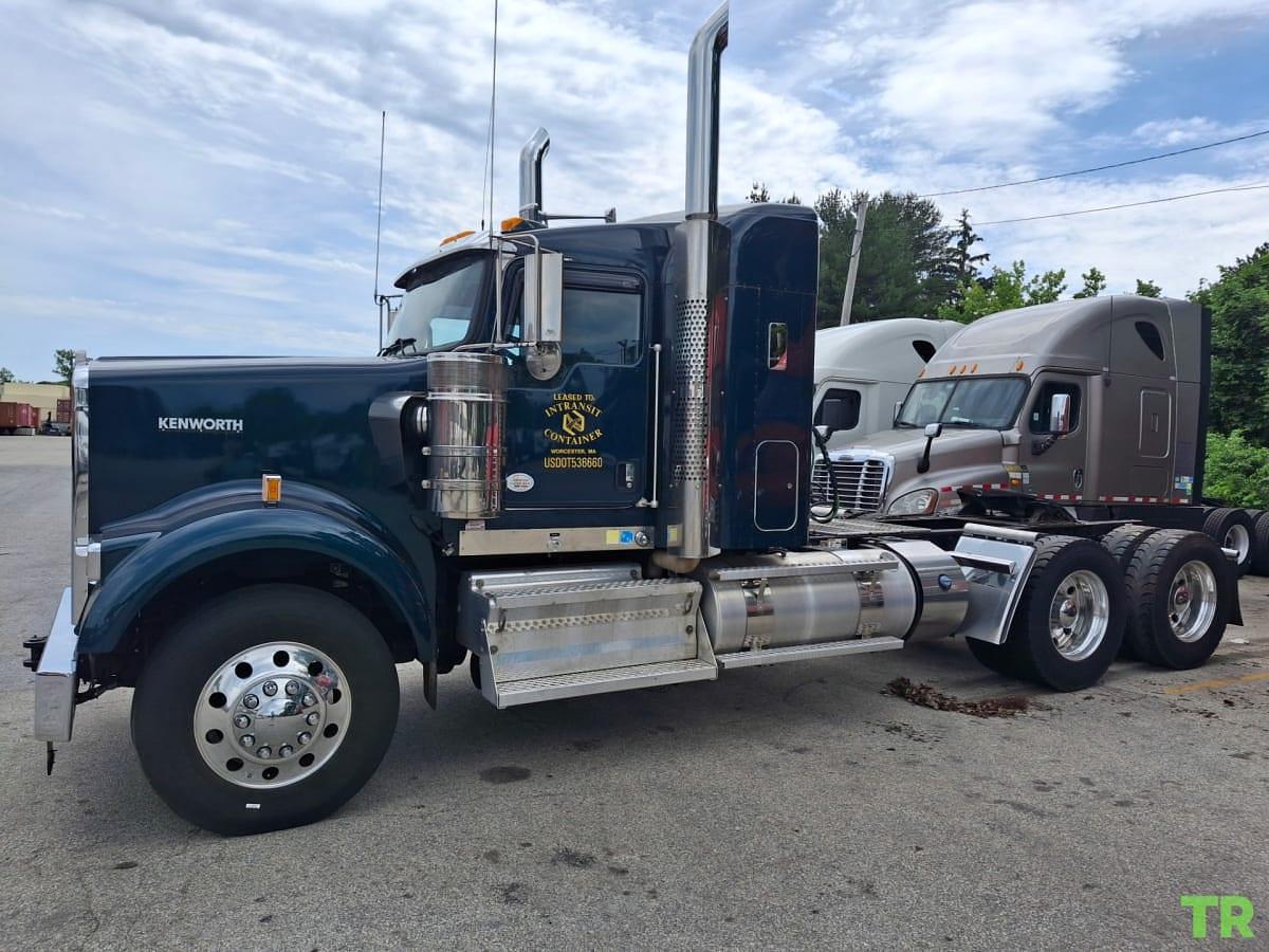 Used 2021 Kenworth W900 Sleeper Truck