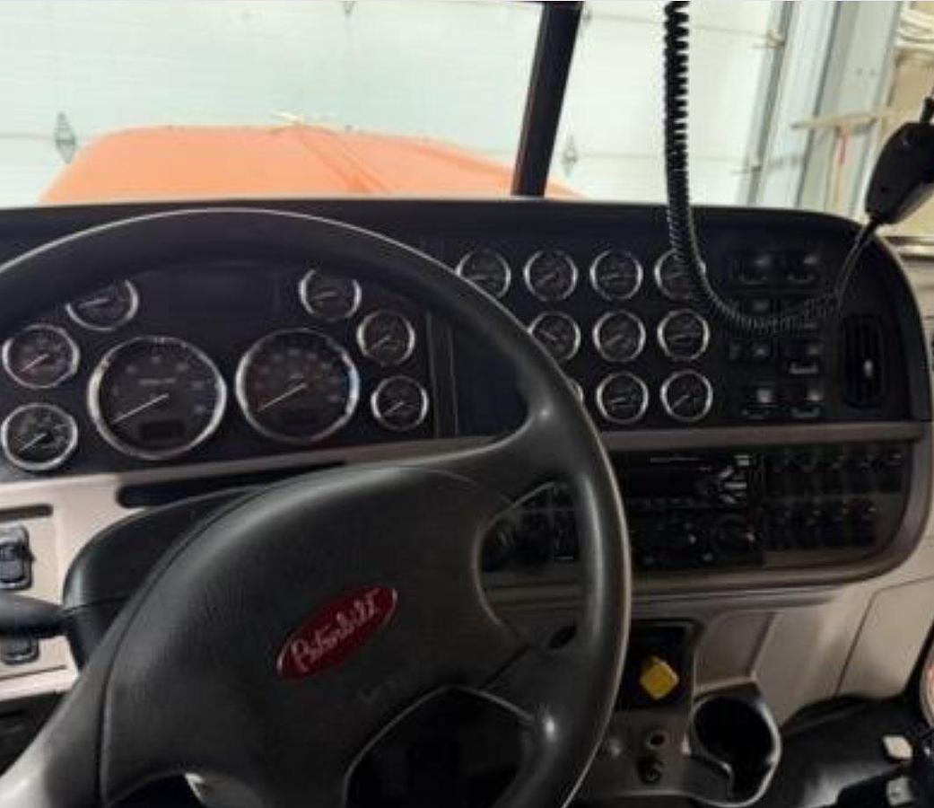 Used 2016 Peterbilt 389