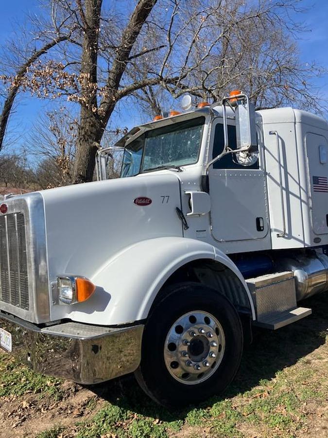 Used 2012 Peterbilt 365 Conventional Sleeper Semi