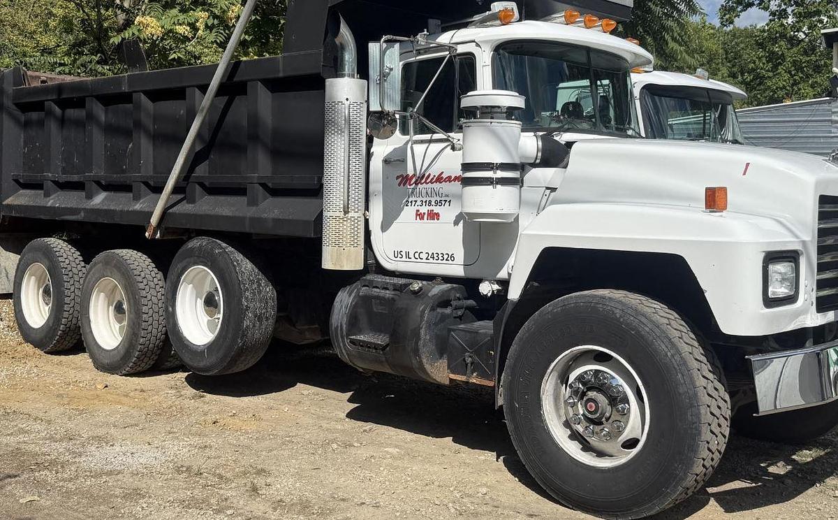 Used 1999 Mack RD690-S Dump Truck