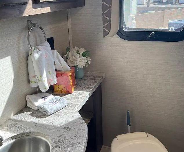 Used 2018 Jayco Greyhawk 29ME