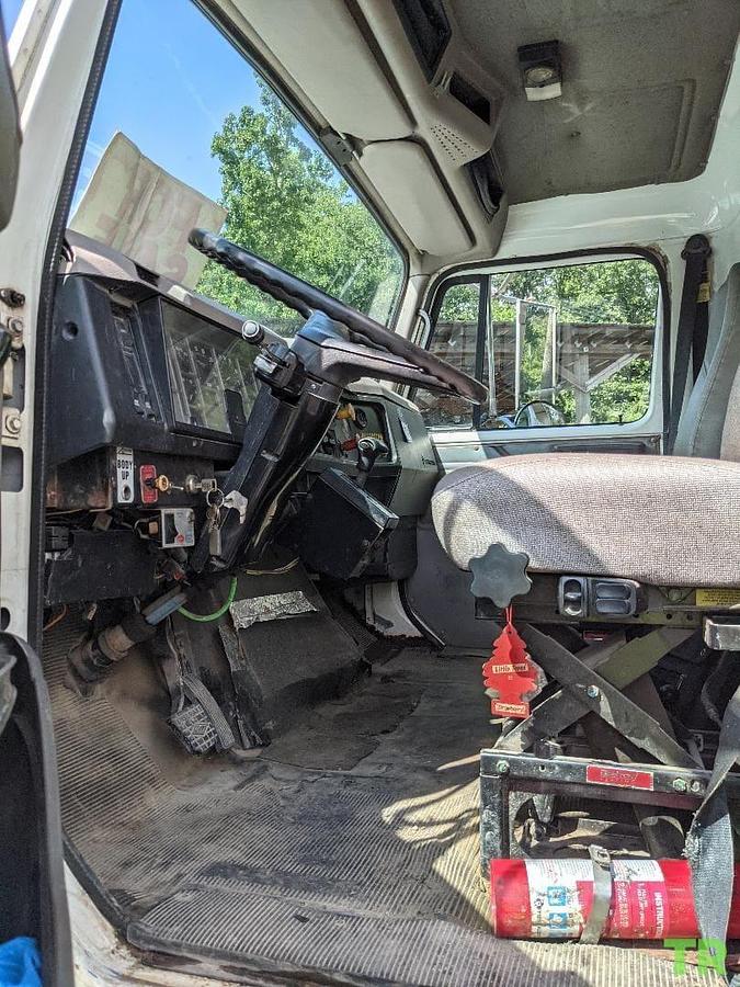 Used 1997 International S2600 Heavy-Duty Commercial Truck