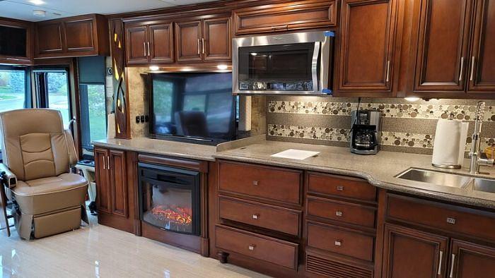 Used 2017 Newmar Ventana 3709